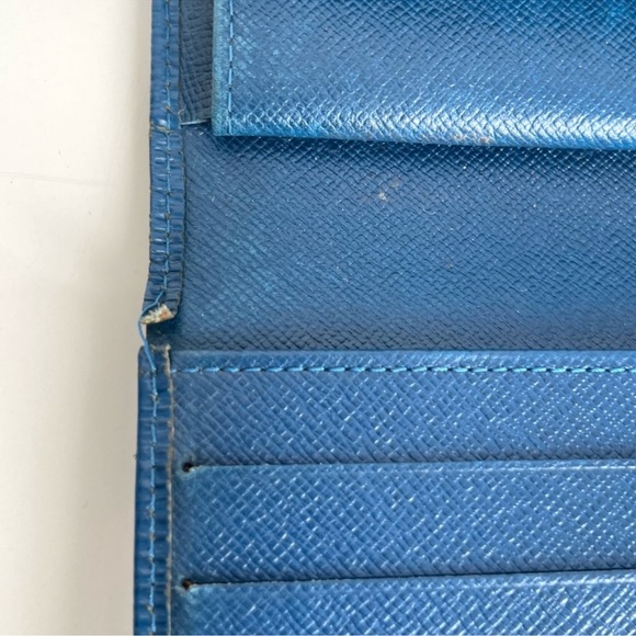 Louis Vuitton Epi Wallet - Picture 4 of 16